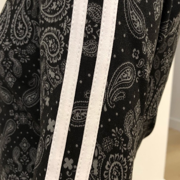 Patterned Stretchy Pullover Sweatshirt - Picture 5 of 8